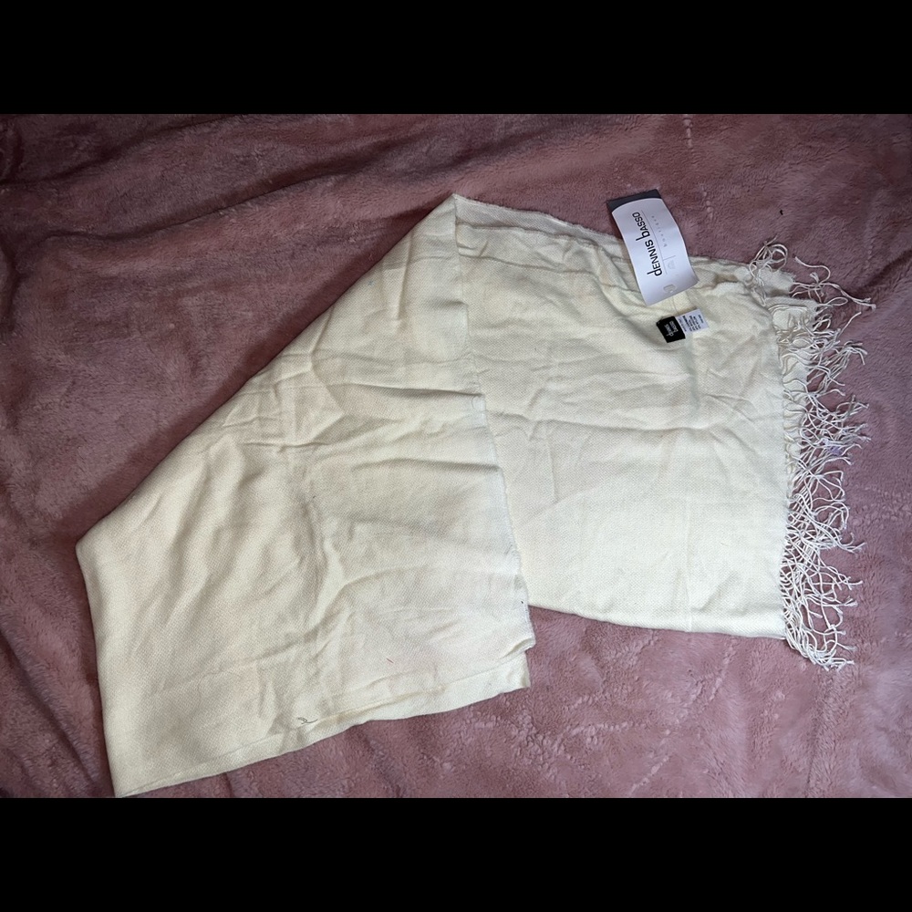 Scarf - Picture 3 of 4